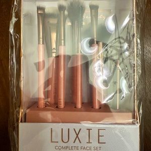 Luxie Complete Face Set of brushes - brand new!